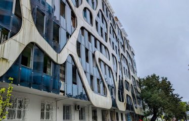 Большая квартира в оригинальном доме